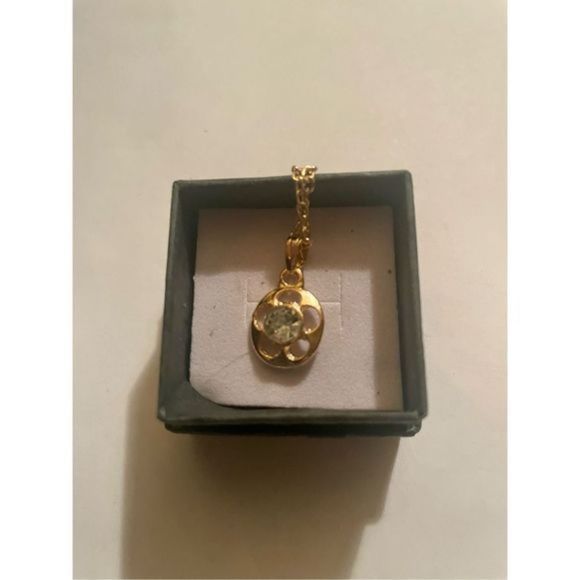 WHITE SAPPHIRE GOLD FLOWER NECKLACE - Picture 1 of 6